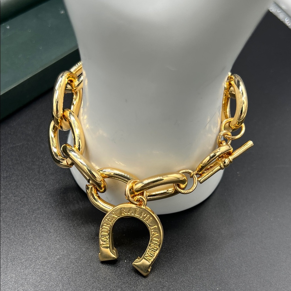 Ralph Lauren Gold Tone Horseshoe Link Toggle Bracelet 8” NEW Equestrian - Picture 5 of 8